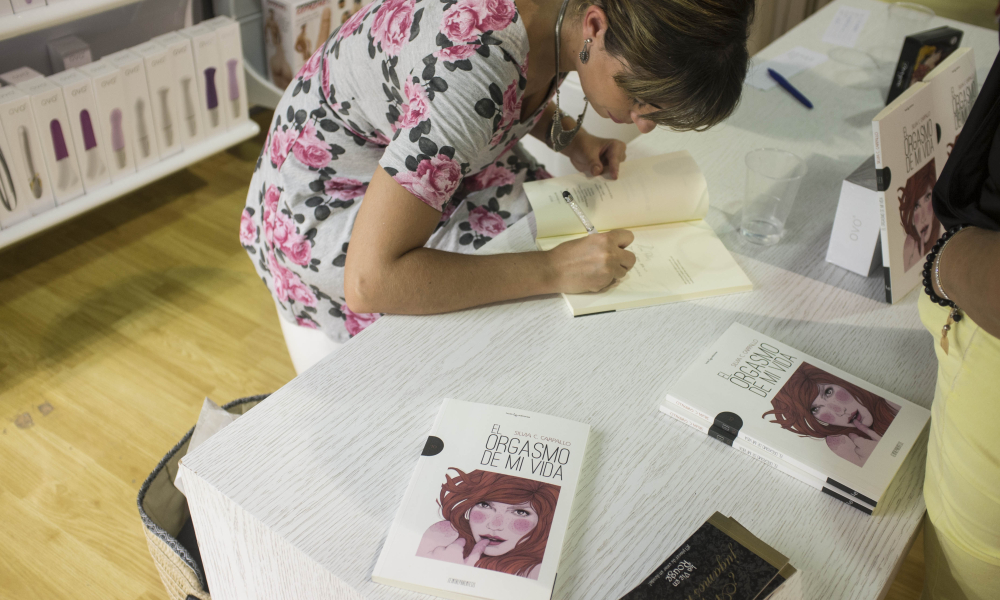 Firmando libros en Valencia